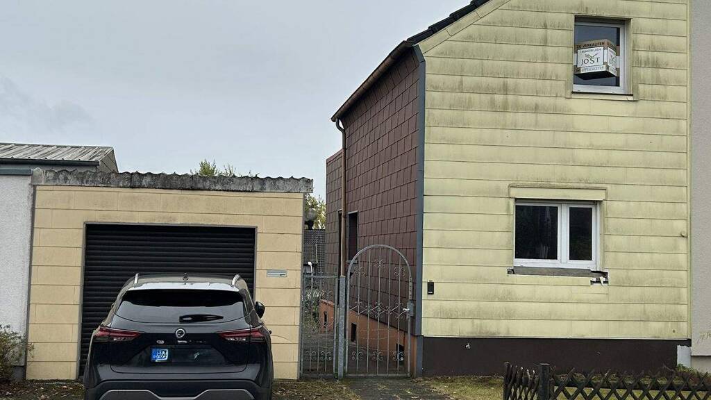 Doppelhaushälfte zum Kauf 219.000 € 3 Zimmer 65 m² 602 m² Grundstück frei ab sofort Alt-Saarbrücken Saarbrücken 66117