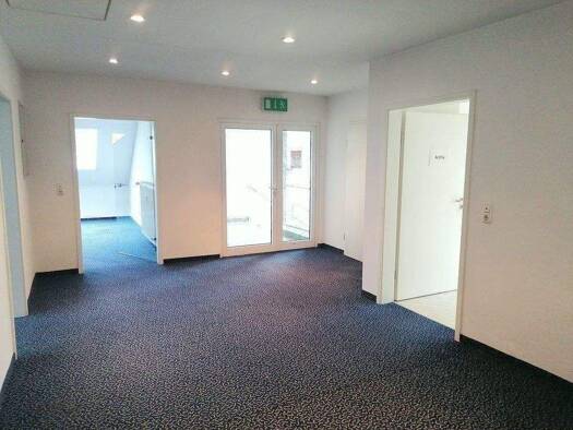 Büro zur Miete provisionsfrei 2.300 € 12 Zimmer 330 m² Bürofläche Zentrum Zentrum 09111