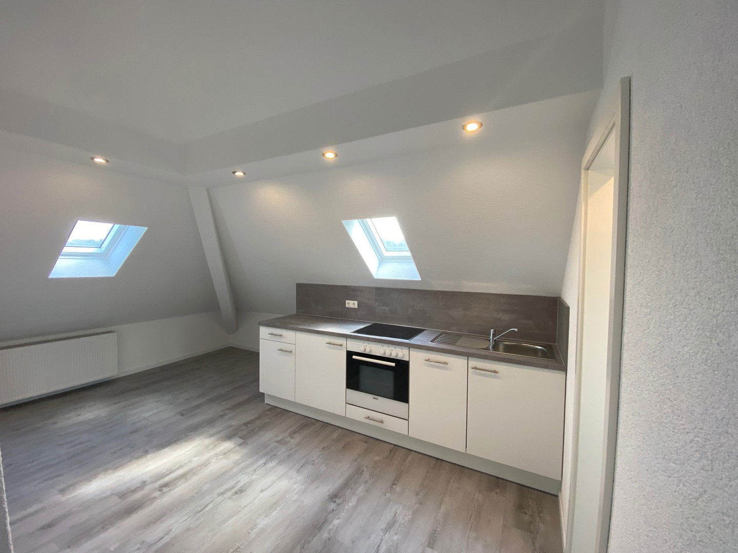 Wohnung zur Miete 400 € 1,5 Zimmer 25 m²<br/>Wohnfläche 4.<br/>Geschoss 01.01.2025<br/>Verfügbarkeit Schillerstraße 12 Oststadt - Stadtviertel 012 Pforzheim 75175