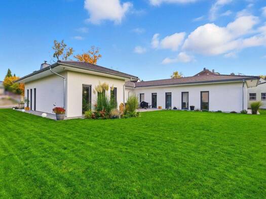 Bungalow zum Kauf 630.000 € 4 Zimmer 182 m² 1.120 m² Grundstück Claußnitz 09236
