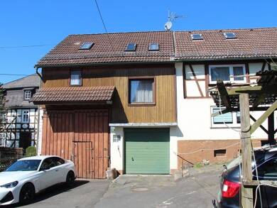 Haus zum Kauf 75.000 € 10 Zimmer 280 m² 560 m² Grundstück Volkartshain Grebenhain 36355