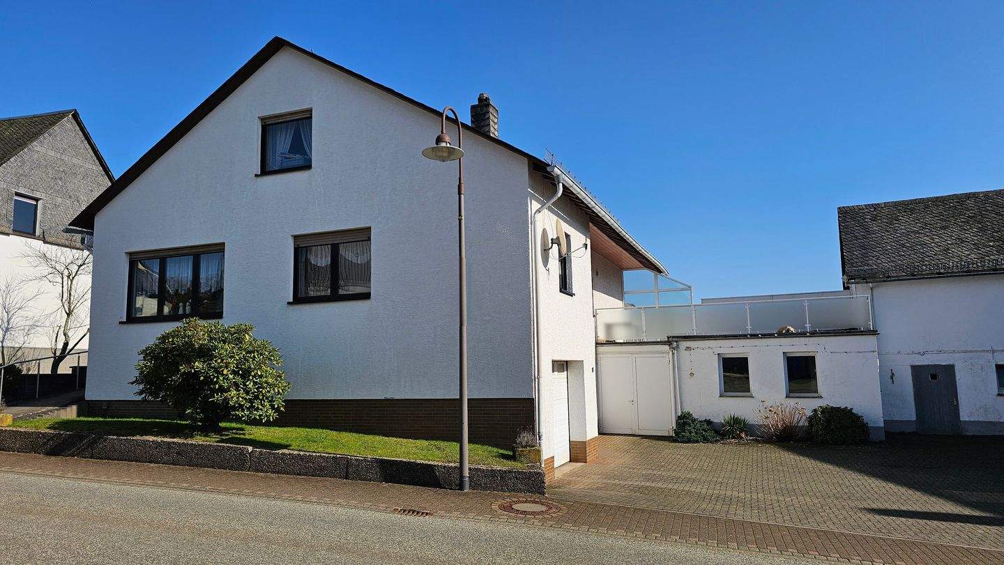 Immobilie in Schauren - Großzügig Wohnen mit ausreichend Platz in ruhiger sonniger Lage im Hunsrück - Bild 2