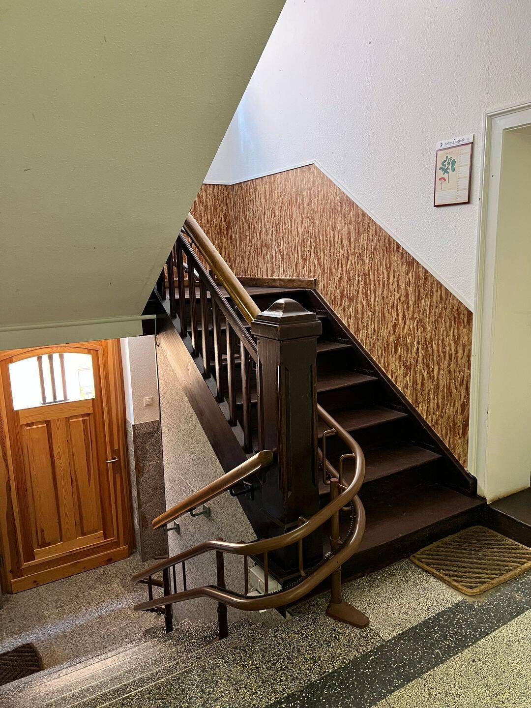 Immobilie in Sonneberg - Historisches Stadthaus mit 4 Wohnungen und Gewerbeeinheit - Bild 4