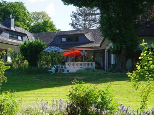 Villa zum Kauf 690.000 € 11 Zimmer 419 m² 4.549 m² Grundstück Rehme Bad Oeynhausen 32547