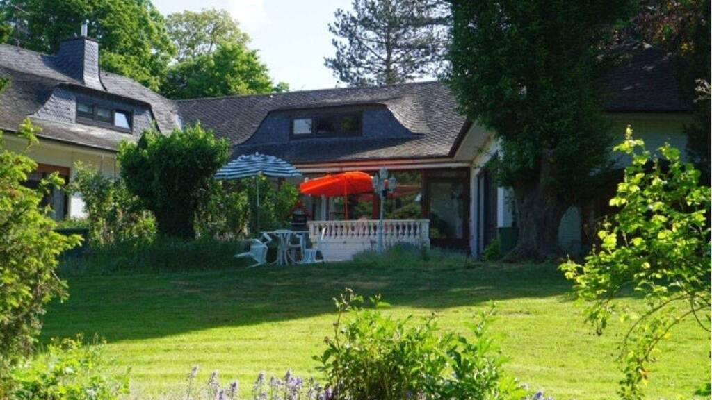 Villa zum Kauf 690.000 € 11 Zimmer 419 m² 4.549 m² Grundstück Rehme Bad Oeynhausen 32547