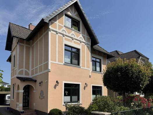 Villa zum Kauf 625.000 € 8 Zimmer 186 m² 635 m² Grundstück frei ab 28.02.2026 Wedel 22880