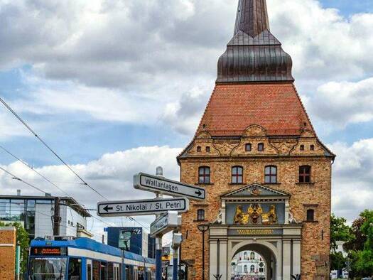 Mehrfamilienhaus zum Kauf 1.200.000 € 600 m² 300 m² Grundstück Stadtmitte Rostock 18055