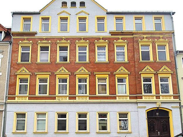 Wohnung zum Kauf 133.900 € 3 Zimmer 105 m² 2. Geschoss Innenstadt Riesa 01589