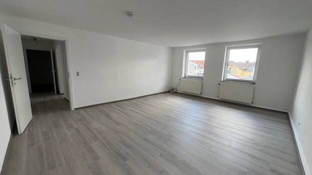 Wohnung zur Miete 835 € 3 Zimmer 93 m² Dachgeschoss, 3. Geschoss frei ab 15.06.2025 Hauptstraße 4 Hünfeld Hünfeld 36088
