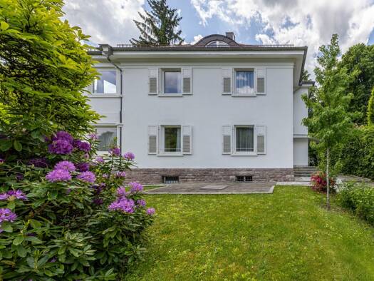 Villa zum Kauf 2.950.000 € 10 Zimmer 340 m² 1.231 m² Grundstück Baden-Baden 76530