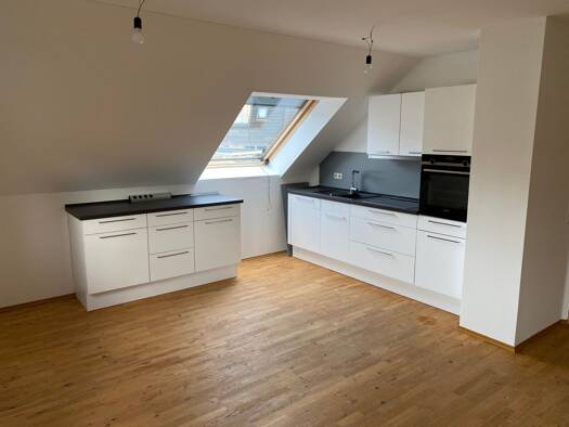 Wohnung zur Miete 680 € 1,5 Zimmer 68 m² Geschoss 1/1 frei ab 01.12.2026 Oesdorf Heroldsbach 91336