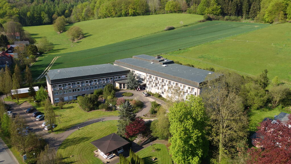 Wohnung zur Miete 723 € 2 Zimmer 65,8 m² EG frei ab sofort Im Friedensthal 46 Löwensen Bad Pyrmont 31812