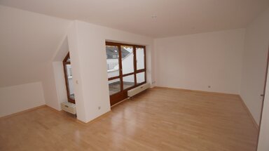 Wohnung zur Miete 570 € 2 Zimmer 58 m² 3. Geschoss frei ab 01.03.2025 Planungsbezirk 129 Straubing 94315