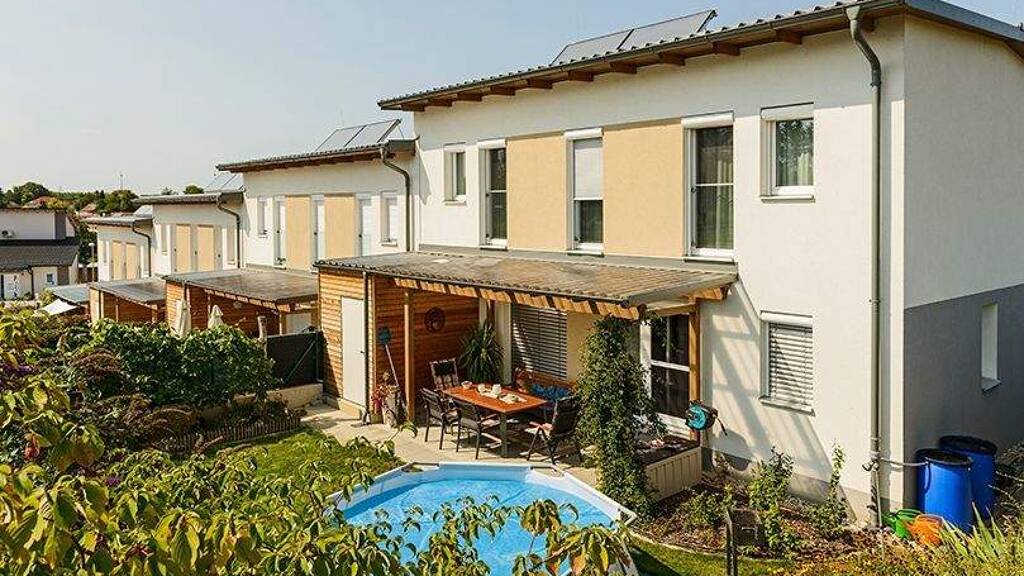 Reihenmittelhaus zur Miete 1.100 € 107,5 m² Wieskugelweg 22 Gaweinstal 2191