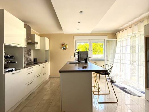 Einfamilienhaus zum Kauf 649.000 € 9 Zimmer 237,5 m² 337 m² Grundstück Ubstadt Ubstadt-Weiher 76698