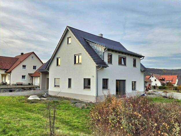 Einfamilienhaus zum Kauf 495.000 € 6 Zimmer 220 m² 949 m² Grundstück frei ab sofort Geusfeld Rauhenebrach 96181