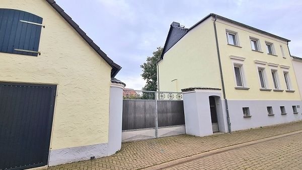 Einfamilienhaus zum Kauf 229.000 € 6 Zimmer 136 m²<br/>Wohnfläche 707 m²<br/>Grundstück ab sofort<br/>Verfügbarkeit Tiestraße 4 Ebendorf Barleben 39179