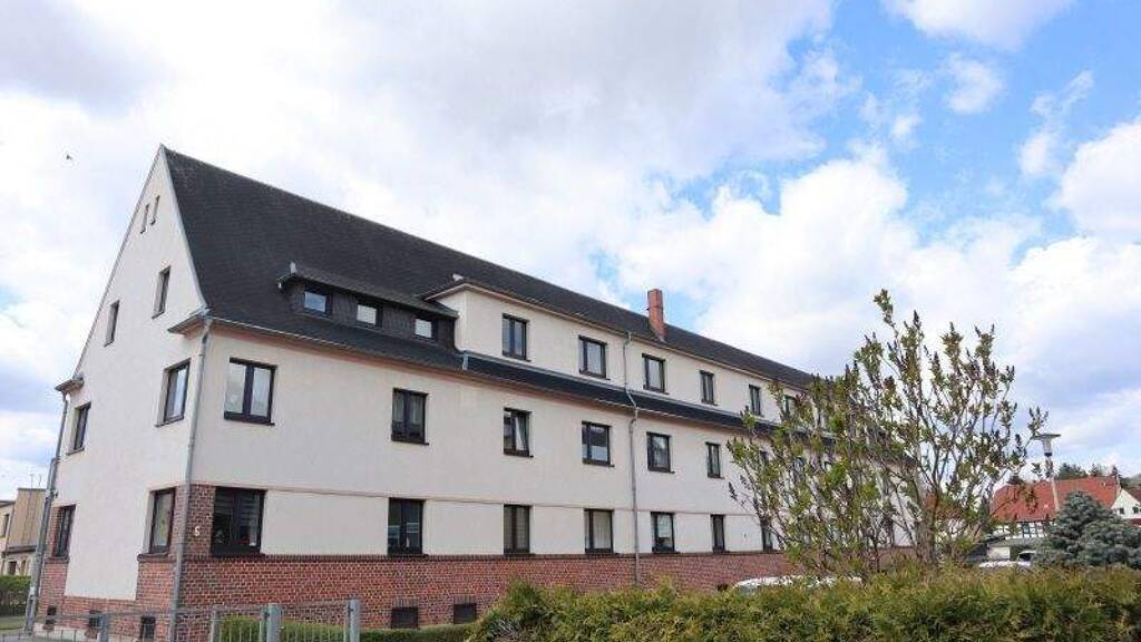 Wohnung zur Miete 420 € 2 Zimmer 60 m² 1. Geschoss frei ab sofort Crossen Zwickau 08058