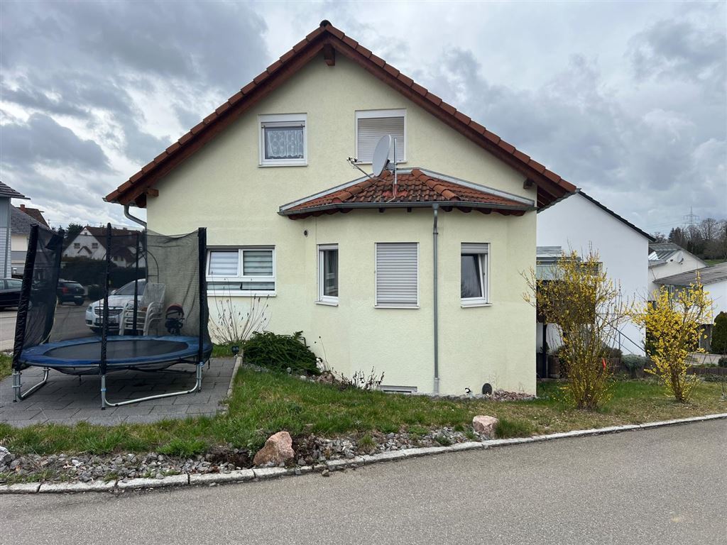 Haus zum Kauf 385.000 € 4 Zimmer 112,4 m²<br/>Wohnfläche 256 m²<br/>Grundstück Aldingen Aldingen , Gem Aldingen 78554