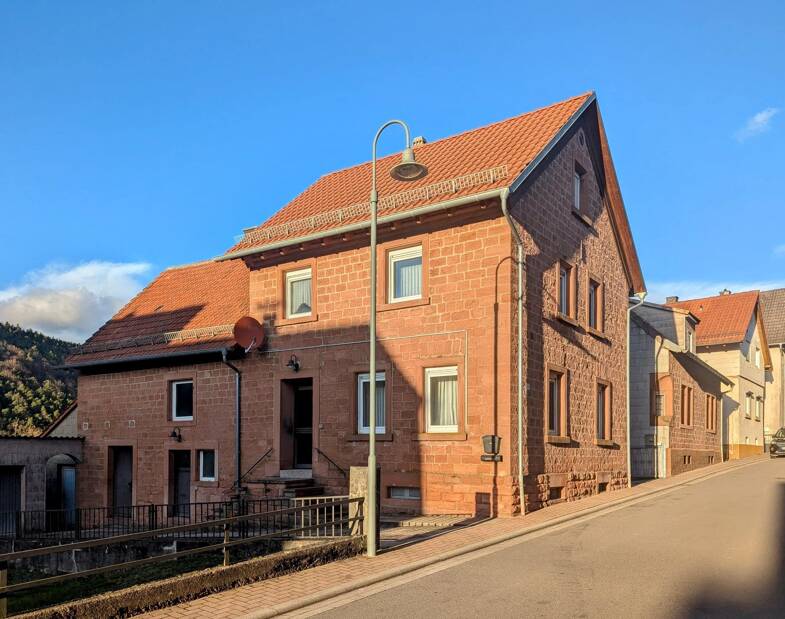 Einfamilienhaus zum Kauf 149.000 € 5 Zimmer 95 m² 534 m² Grundstück frei ab sofort Esthal Esthal 67472