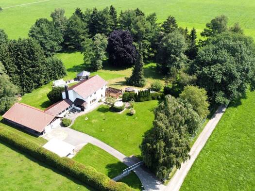 Einfamilienhaus zum Kauf 6 Zimmer 206,5 m² 10.933 m² Grundstück Legau 87764