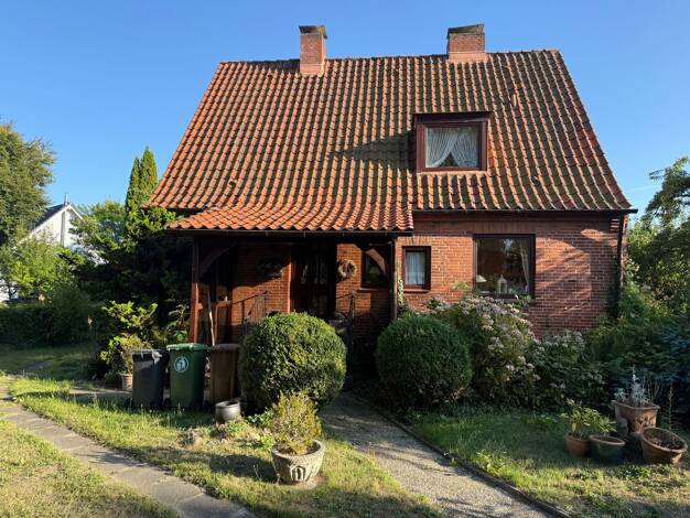 Einfamilienhaus zum Kauf 445.000 € 5 Zimmer 105 m² 1.217 m² Grundstück frei ab sofort Neuheikendorfer Weg 106 Neuheikendorf Heikendorf 24226