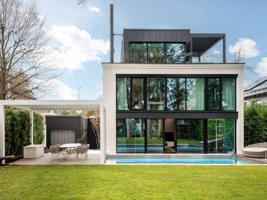 Einfamilienhaus zum Kauf 10 Zimmer 329,2 m² 827 m² Grundstück Bogenhausen München 81927