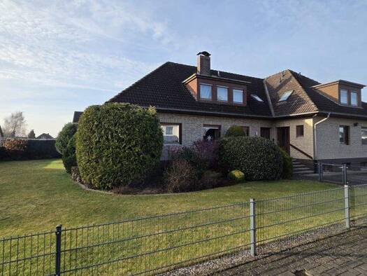 Einfamilienhaus zum Kauf 419.000 € 12 Zimmer 395 m² 1.004 m² Grundstück Bassum 27211