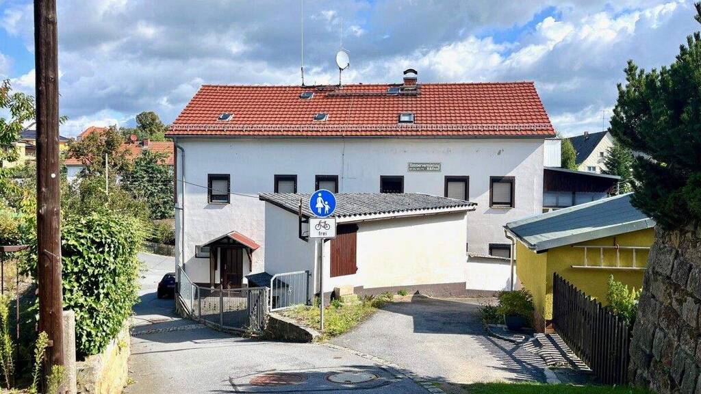 Immobilie in Sebnitz - Generationenwohnhaus für die große Familie oder Ferienwohnobjekt zur Sanierung in Lichtenhain/ Seb. - Bild 2