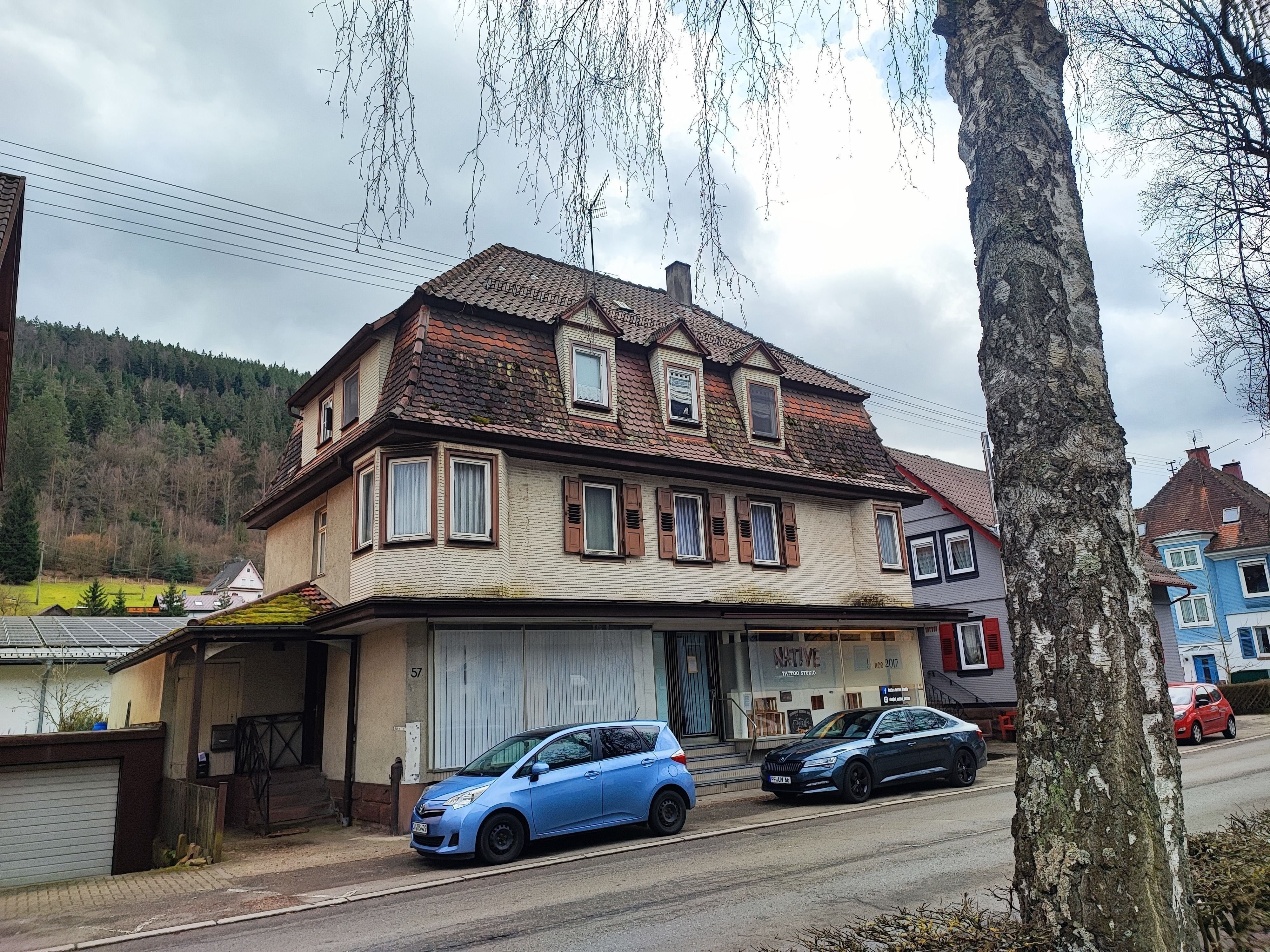 Mehrfamilienhaus zum Kauf 300.000 € 7 Zimmer 287 m²<br/>Wohnfläche 294 m²<br/>Grundstück Wildbader Str. 57 Calmbach Bad Wildbad 75323