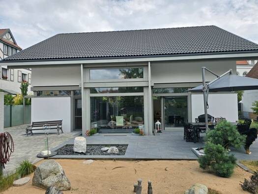 Einfamilienhaus zum Kauf 7 Zimmer 244,8 m² 548 m² Grundstück frei ab sofort Hofstetten Roth 91154