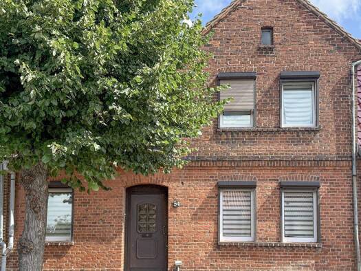 Reihenmittelhaus zum Kauf 79.900 € 5 Zimmer 117 m² 412 m² Grundstück Jeßnitz 06800