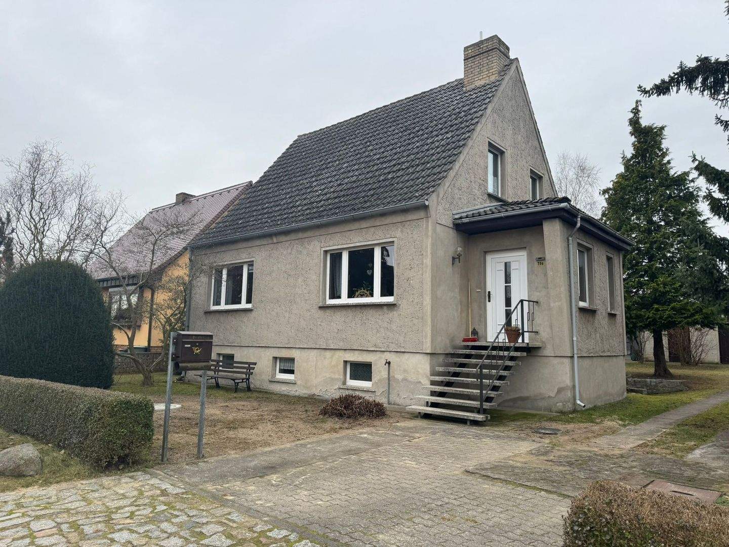 Immobilie in Luckow - Einfamilienhaus  ***  großes Grundstück mit Tiefgarage und Nebengebäuden unweit vom Seebad Ueckermünde und dem Haff - Bild 1