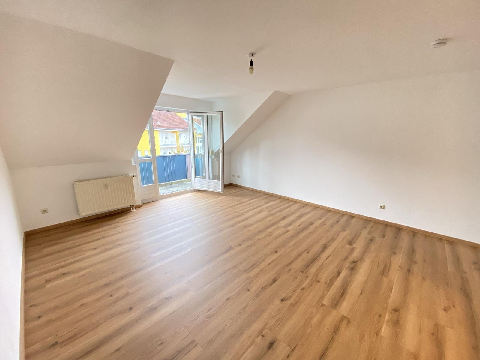 Wohnung zur Miete 530 € 2 Zimmer 64 m²<br/>Wohnfläche 3.<br/>Geschoss Dörfles-Esbach 96487