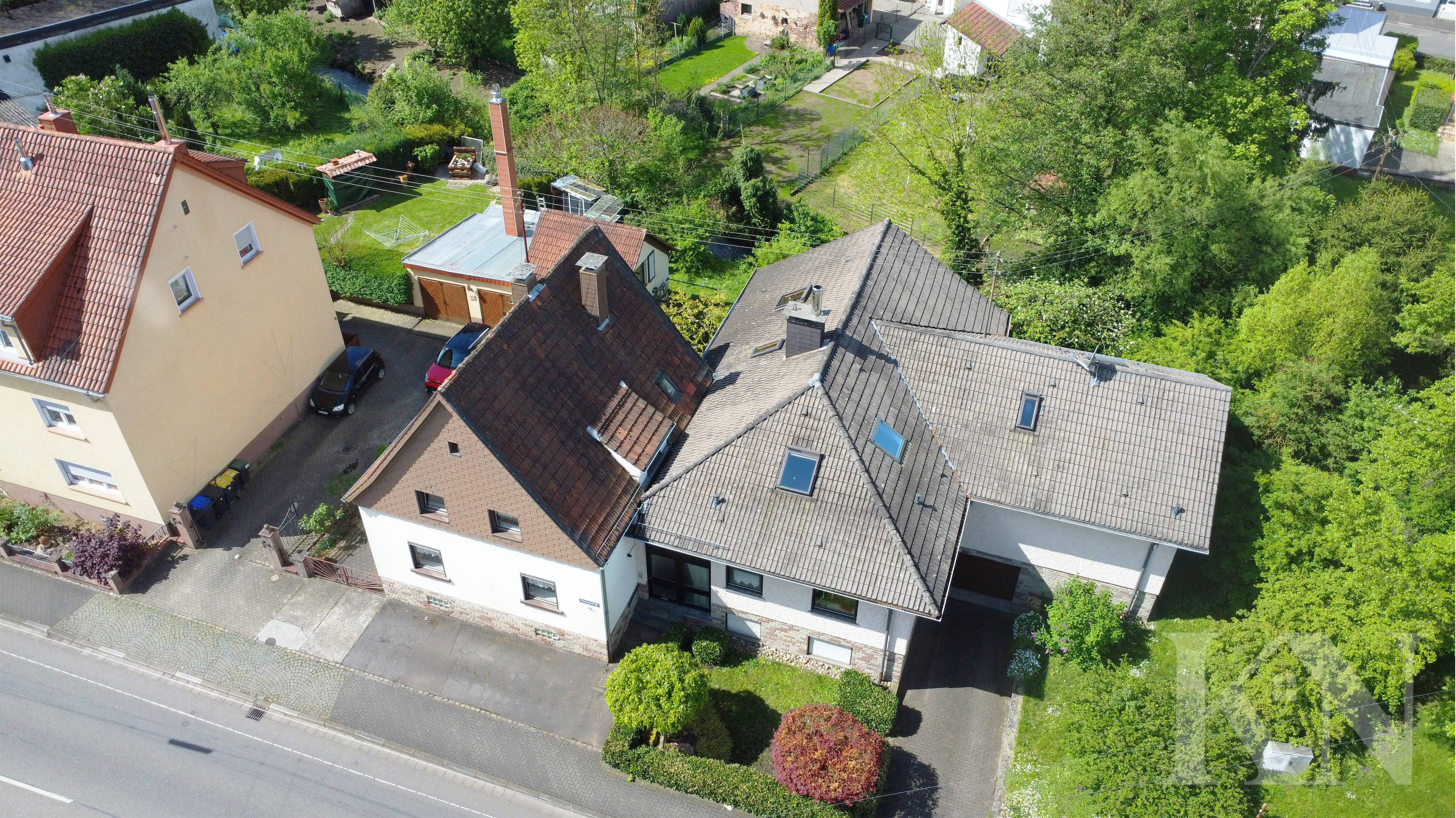 Einfamilienhaus zum Kauf 435.000 € 12 Zimmer 292,3 m²<br/>Wohnfläche 689 m²<br/>Grundstück Fechingen Saarbrücken 66130