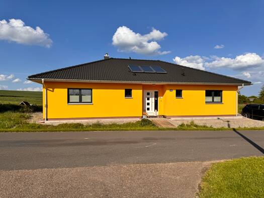 Bungalow zum Kauf 380.000 € 5 Zimmer 164,7 m² 1.142 m² Grundstück Großvargula 99958