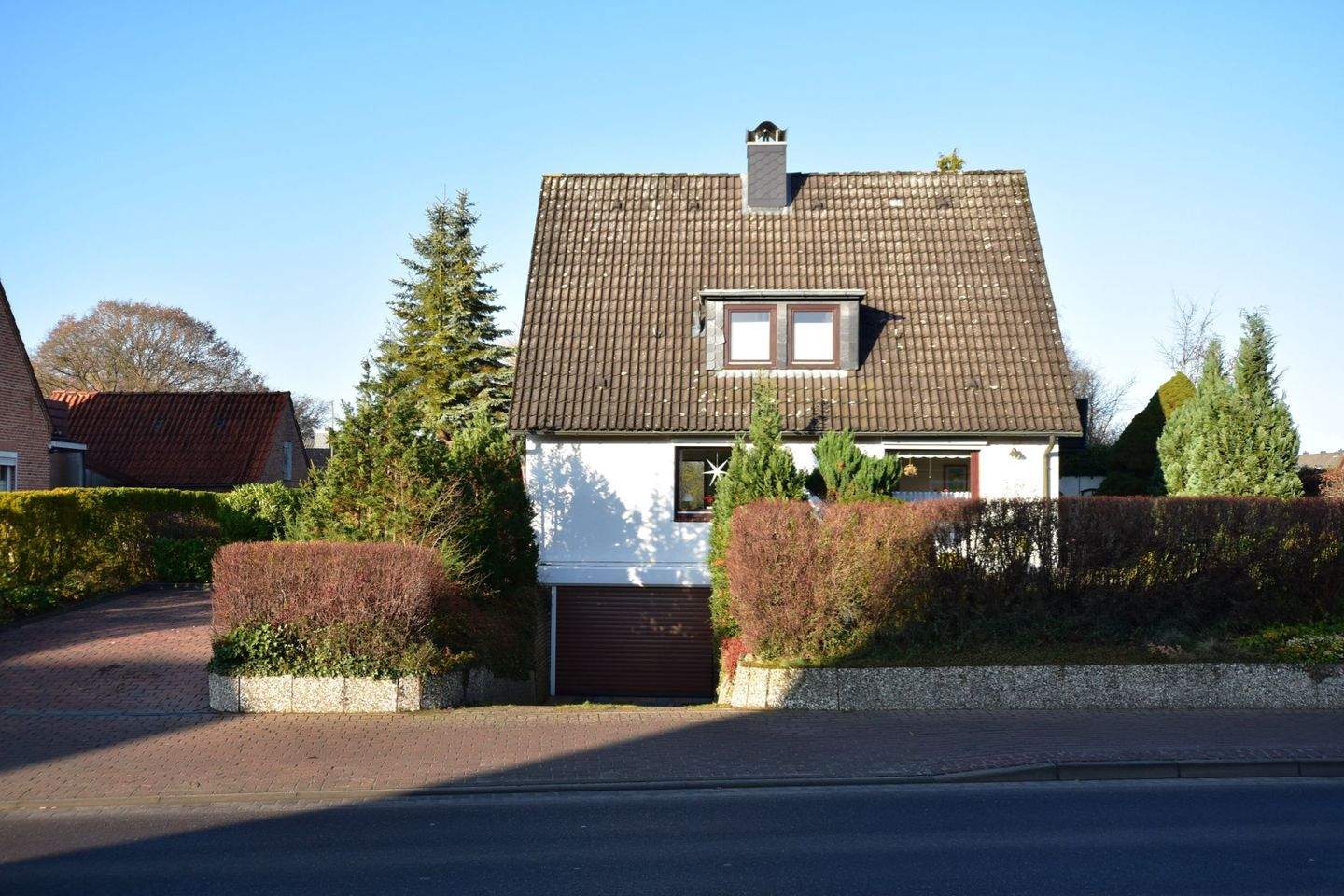 Immobilie in Großensee - Einfamilienhaus in zentraler Lage auf großem Grundstück mit Platz für ein zweites Gebäude - Bild 0