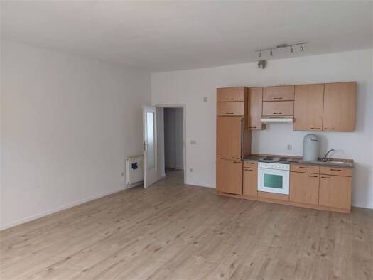 Wohnung zur Miete 310 € 2 Zimmer 69 m² 4. Geschoss Friedensstraße 87 Stadtmitte Plauen 08523