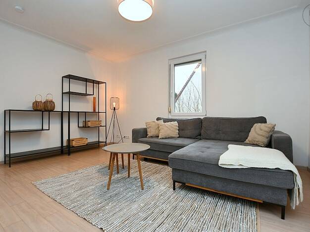 Wohnung zur Miete Wohnen auf Zeit 1.490 € 3 Zimmer 65 m² frei ab 01.10.2025 Zuffenhausen Stuttgart 70435