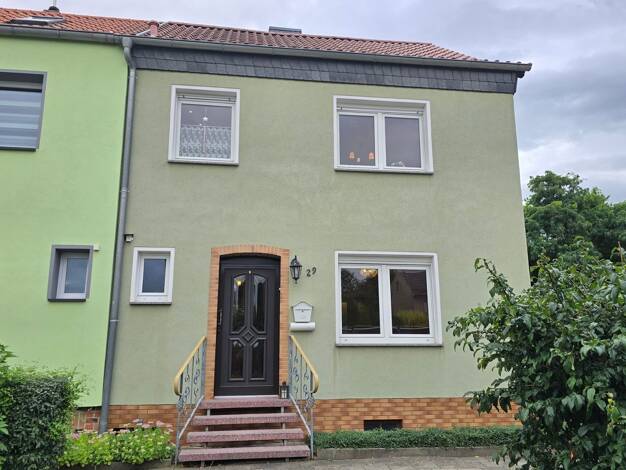 Reihenendhaus zum Kauf 105.000 € 4 Zimmer 98 m² 606 m² Grundstück Calbe Calbe (Saale) 39240