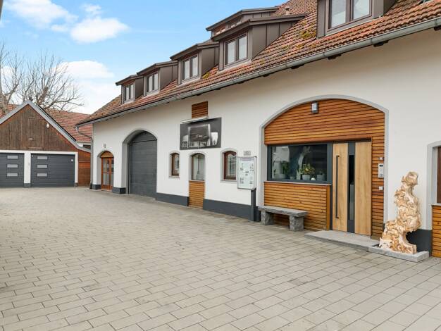 Gewerbeobjekt zum Kauf als Kapitalanlage geeignet 2.490.000 € 19 Zimmer 895 m² 1.057 m² Grundstück Kühbach 86556