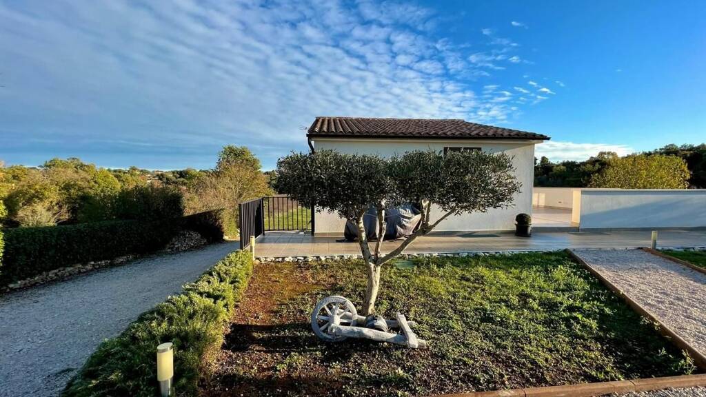 Haus zum Kauf 570.000 € 9 Zimmer 165 m² 4.800 m² Grundstück Rovinj