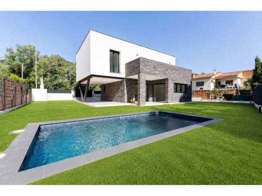 Villa zum Kauf 765.000 € 4 Zimmer 182 m² 663 m² Grundstück Carrer del Daró 28 Calonge de Segarra 17251