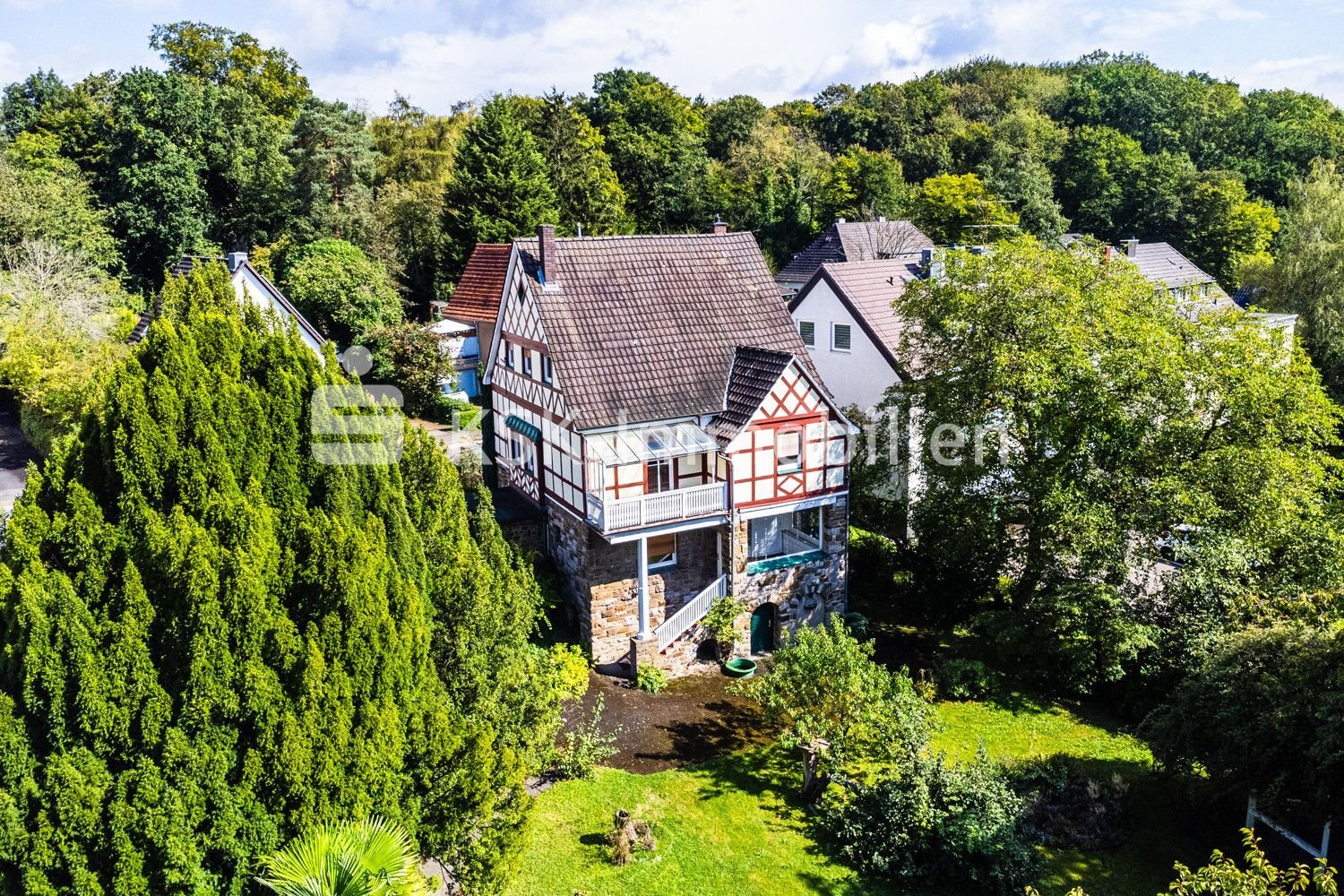 Villa zum Kauf 985.000 € 8 Zimmer 201,4 m²<br/>Wohnfläche 3.154 m²<br/>Grundstück Stadtmitte Bergisch Gladbach 51465