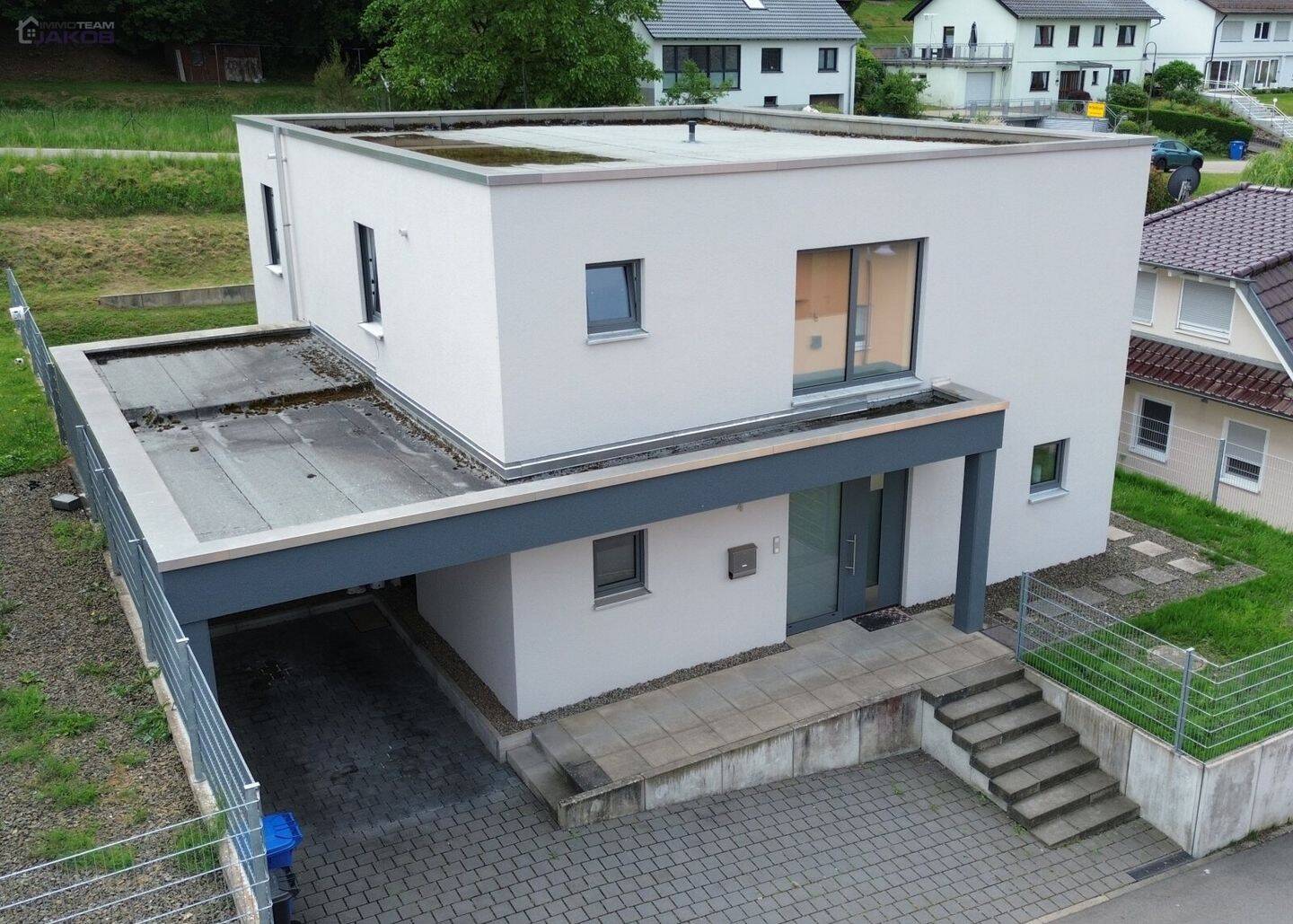 Immobilie in Mittelbrunn - Neuwertiges Einfamilienhaus mit Garten & Carport in Feldrandlage - Bild 2