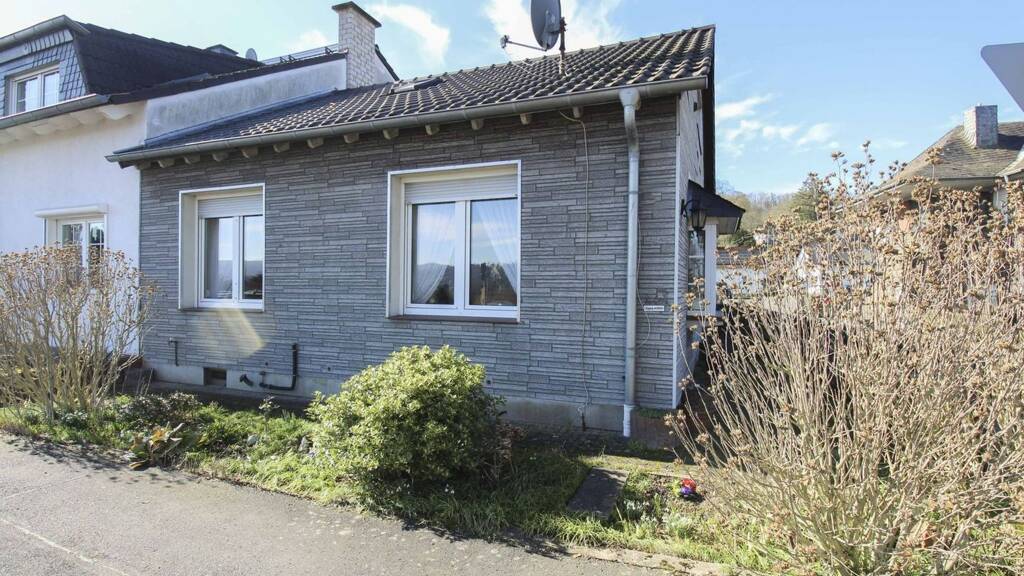 Sonstiges zum Kauf als Kapitalanlage geeignet 228.000 € 2,5 Zimmer 86 m² 270,1 m² Grundstück Mehlem Bonn 53179