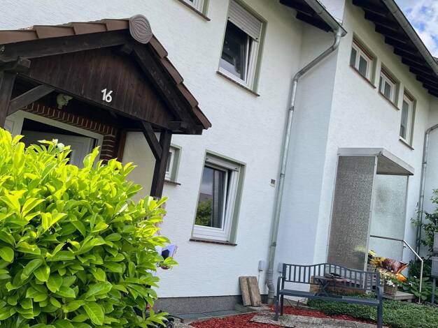 Reihenendhaus zum Kauf 330.000 € 4 Zimmer 93 m² 258 m² Grundstück Großenritte Baunatal 34225