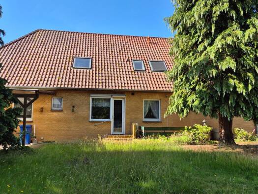 Mehrfamilienhaus zum Kauf provisionsfrei 199.000 € 10 Zimmer 210 m² 1.215 m² Grundstück frei ab sofort Hankensbüttel Hankensbüttel 29386