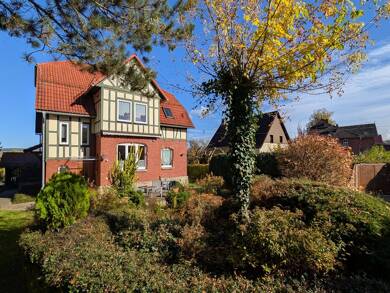 Einfamilienhaus zum Kauf 249.000 € 7 Zimmer 200 m² 880 m² Grundstück Hildburghausen Hildburghausen 98646