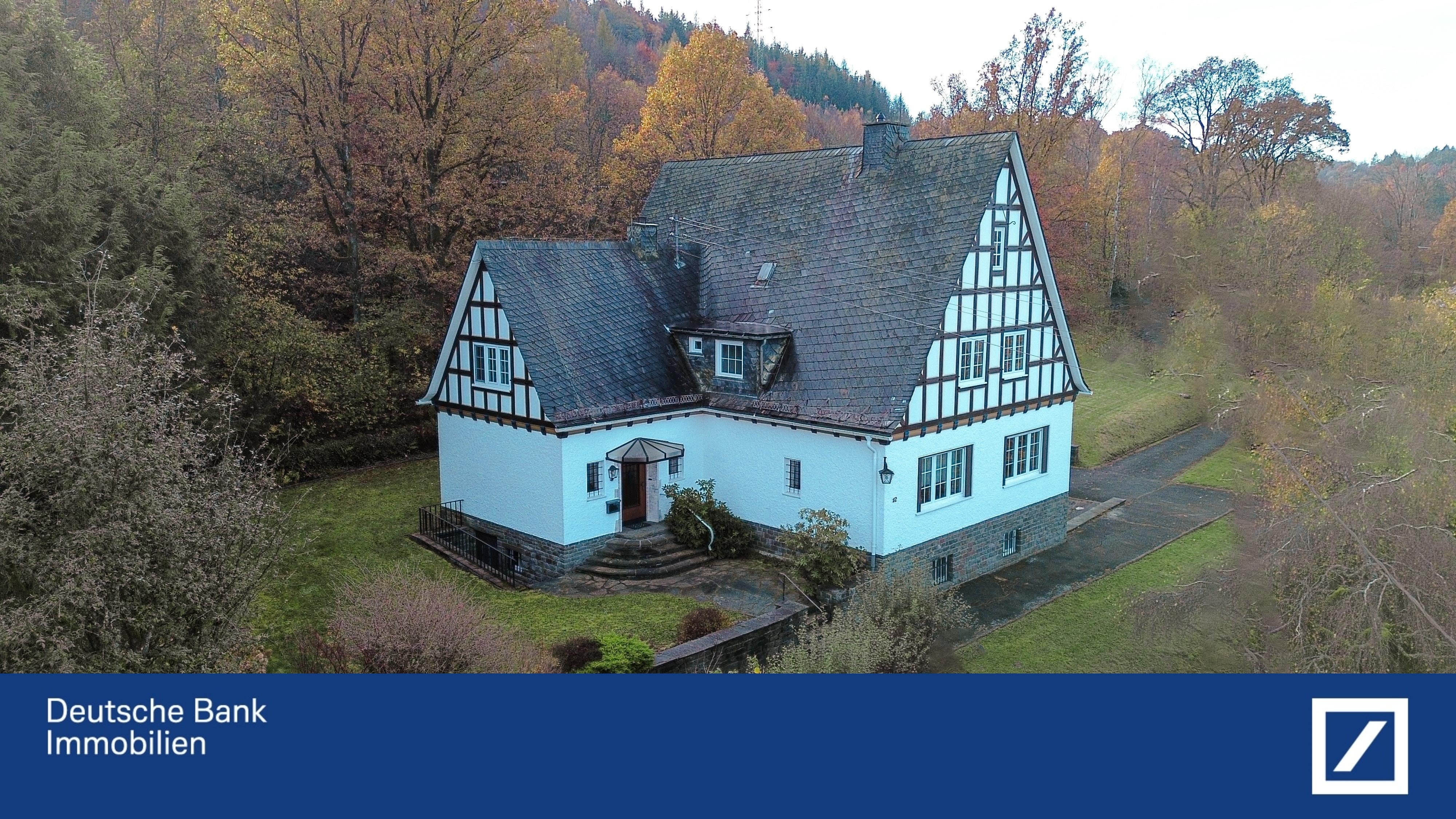 Einfamilienhaus zum Kauf 375.000 € 10 Zimmer 265 m²<br/>Wohnfläche 2.640 m²<br/>Grundstück ab sofort<br/>Verfügbarkeit Allenbach Hilchenbach 57271